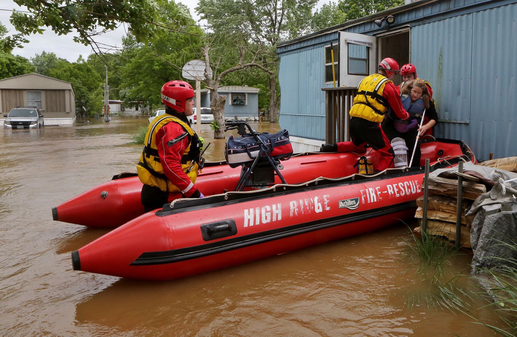 Cedar Hill trailer park flooded by the Big River